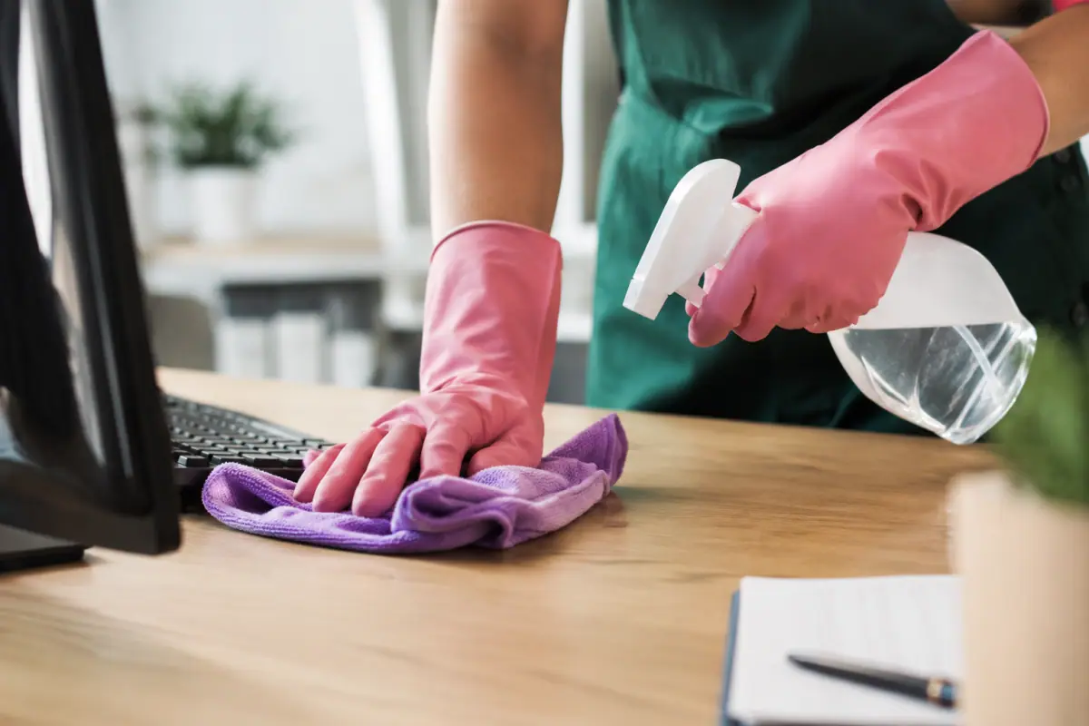 Nettoyage professionnel en environnement de bureaux